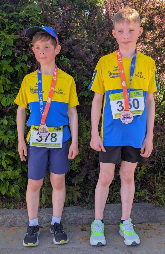 Das erfolgreiche LG-Schüler-Duo (v.li.) Theo Schmalzbauer 
und Lukas Lichtenauer
