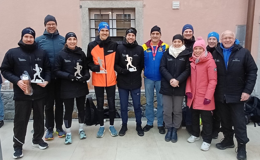 LG-Peuerbach-Team (v.li.) Mario Bernhardt, Wolfgang Storch, Christina Wimmer, Frank Schneider, Stephan Deckwerth, Franz Keifenheim, Jana Vogel, Felix Wimmer, Barbara Junker, Kathrin Bründl und LG-Vorstand Siegfried Kapfer
