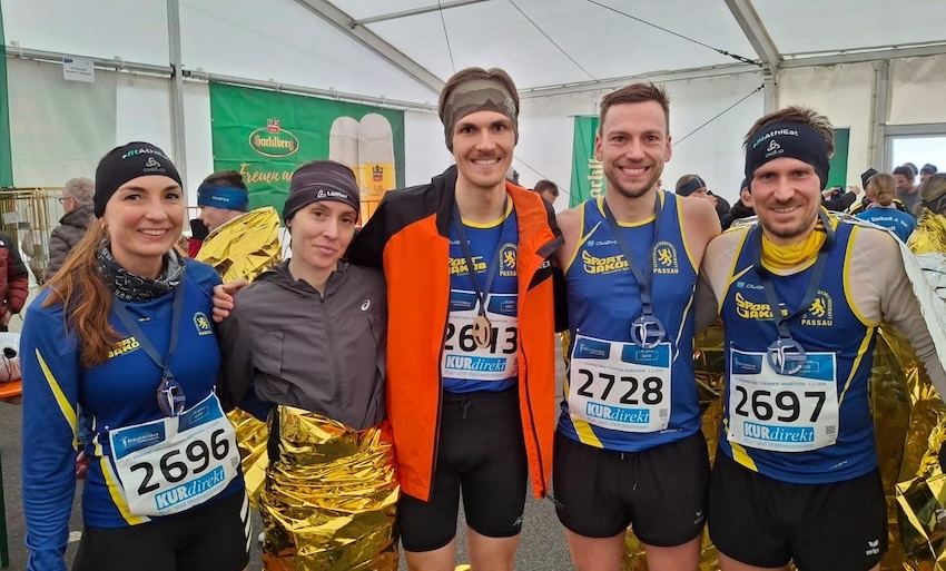 Ein Teil des LG-Großaufgebots (v.li.) Christina Wimmer, Eva Schultz, Frank Schneider, Stephan Deckwerth und Trainer Mario Bernhardt 