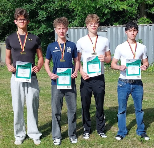 DJK-Bundessieger - 4 x 100-m-Staffel M U18 (v.li.) Florentin Killersreiter, Tim Zauner, Vincent Engelmann und Alexander Thiem