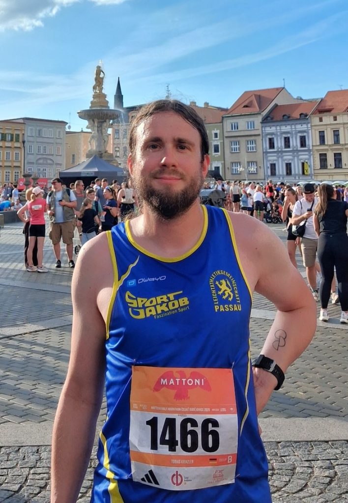 Tobias Kienzler beim Halbmarathon in Budweis am Start